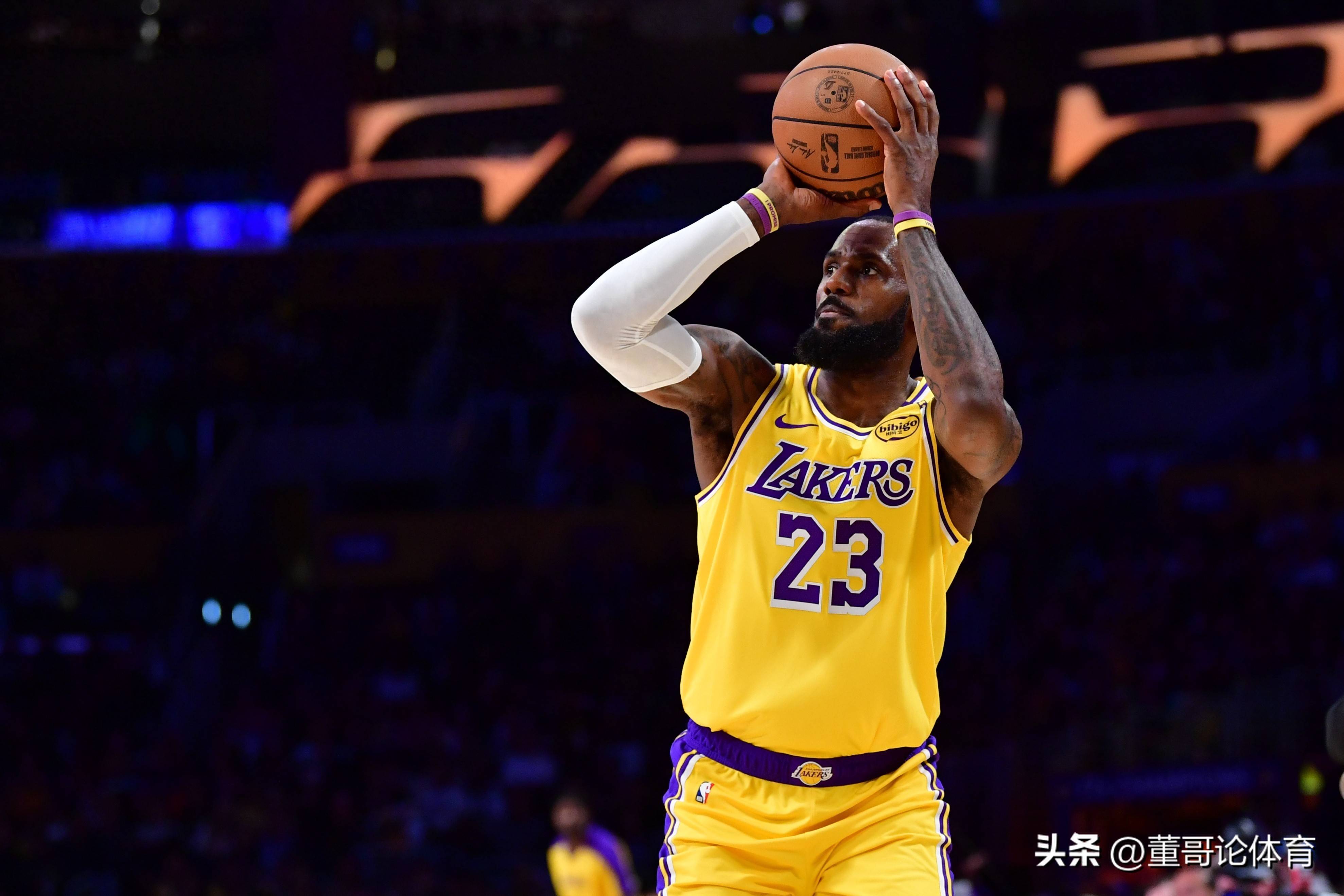 包含太狠了！詹姆斯在老鹰比赛中回归赛场多伦多猛龙造点机会备战中超，赛前广州队扳平良机的词条